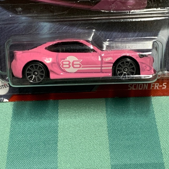 Scion FR-S Hot Wheels Pink - Picture 3 of 8